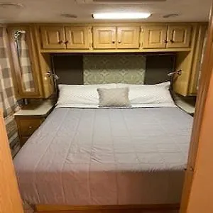Remodeled And Comfortable Rv - Free Parking Miami Exterior photo