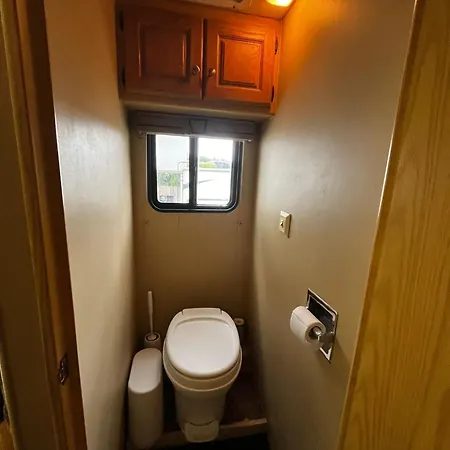 Remodeled And Comfortable Rv - Free Parking Miami Exterior photo