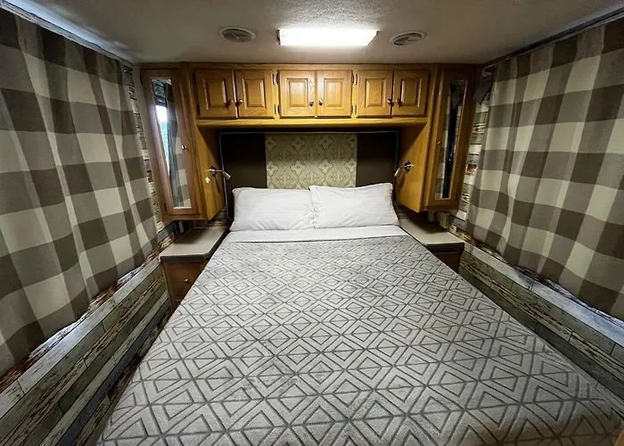 Remodeled And Comfortable Rv - Free Parking
