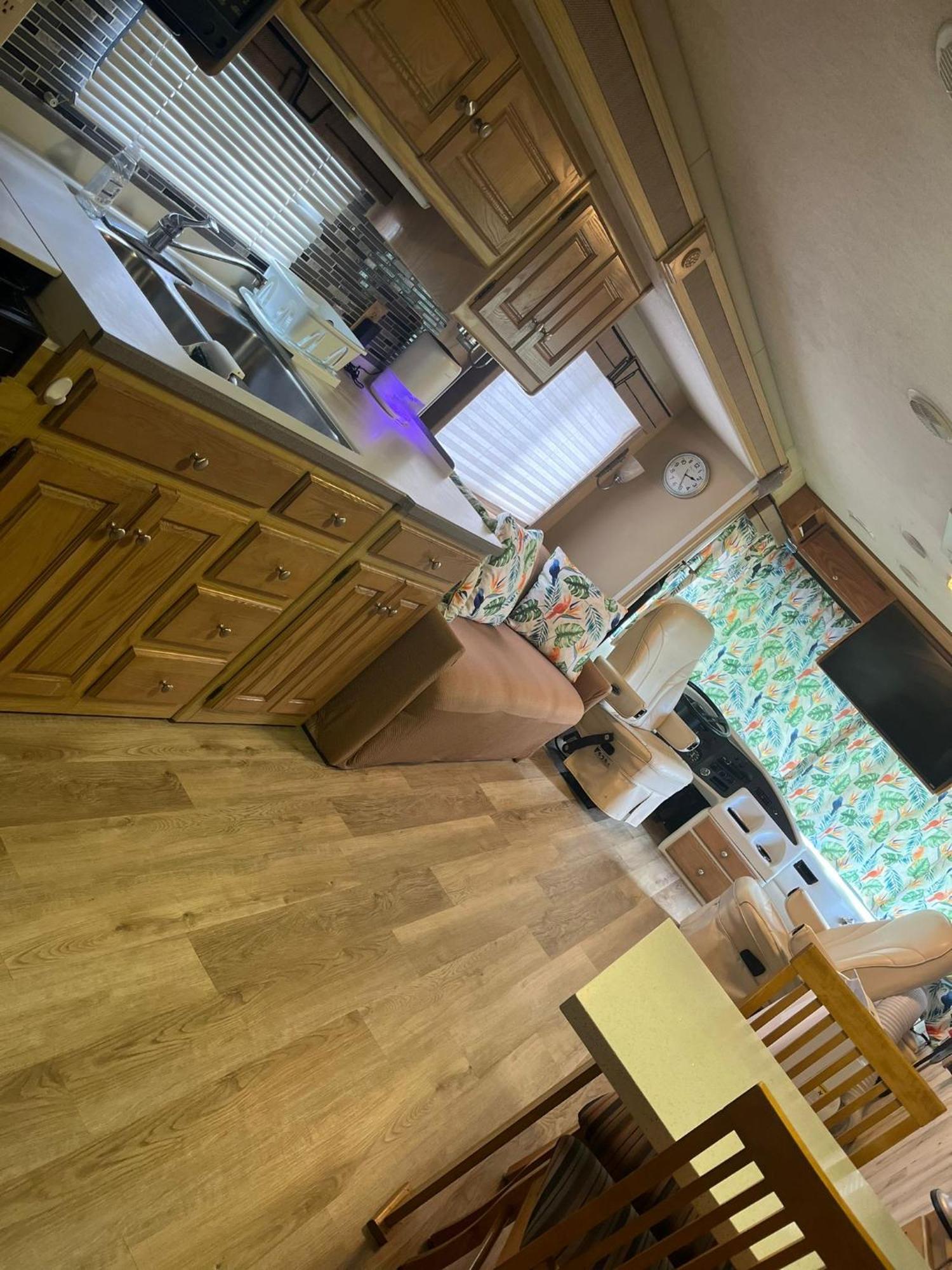 Campsite Remodeled And Comfortable Rv - Free Parking *